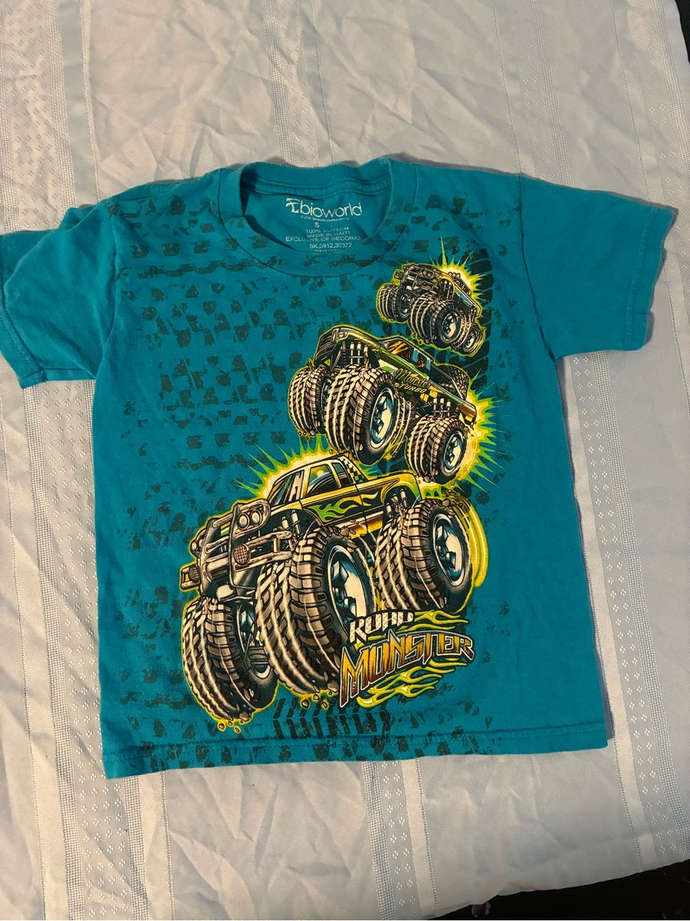 Boy’s size Small Monster Truck Short Sleeve Tee